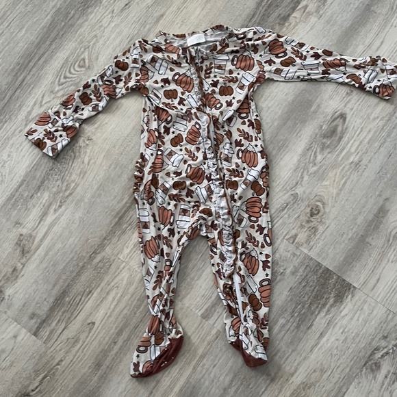 Pumpkin Spice Baby Ruffle Footed Romper | 12–18 Months - Picture 1 of 9